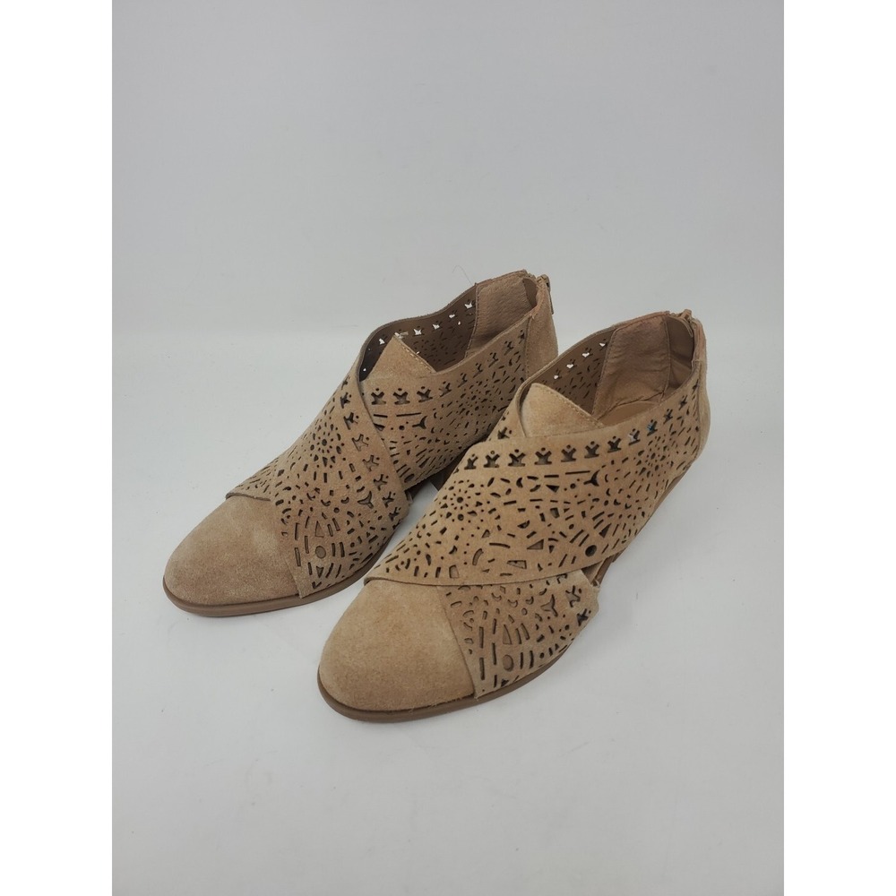 Carlos By Carlos Santana Womens Size 7.5 Miranda Cutout Ankle Bootie Beige Suede